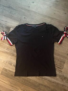 Tommy Hilfiger Navy Short Sleeve Tee with Red-White-Blue Sleeve Ties MEDIUM